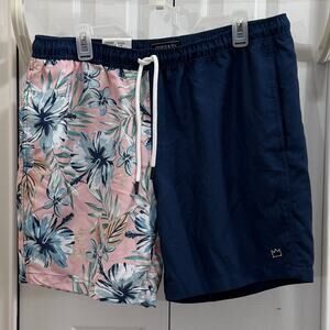 NWT Crown & Ivy men’s Large swim shorts trunks color block, 3 pockets, netting